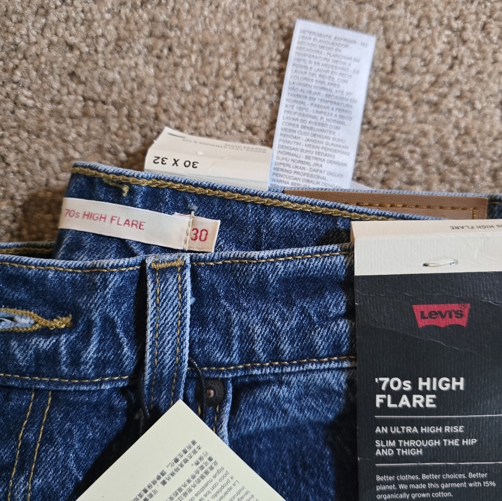 Brand News Tags Still On Levis High Rise Flare Jeans - Picture 3 of 3